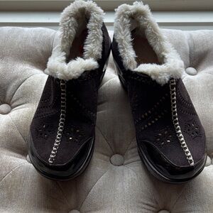 JAMBU soft wedge design fur line shoe